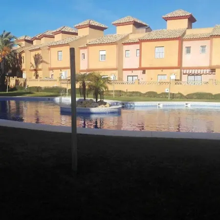 Inviting House In With Shared Pool. Holiday home