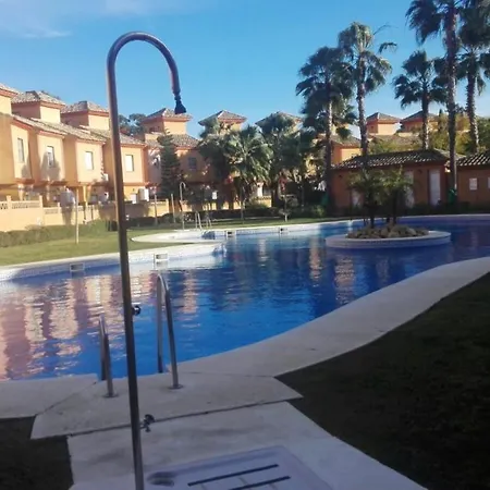 Holiday home Inviting House In With Shared Pool.